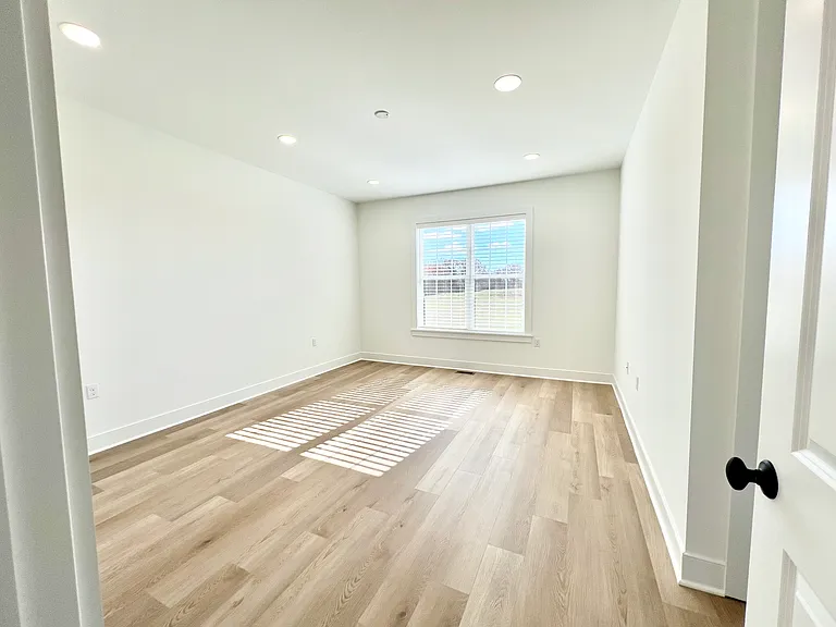 401 Cranford Way — Photo 16