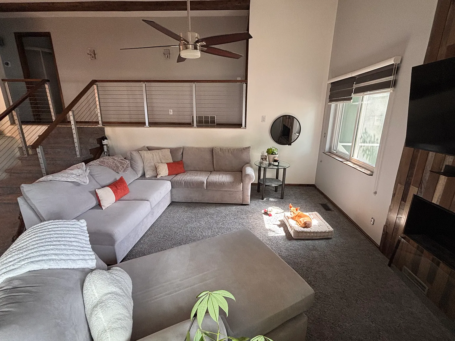 4 bed, 2070 sqft, $4,550 — Photo 2