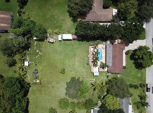 14711 SW 21st St, Davie, FL 33325