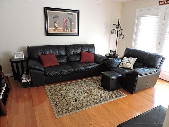 5th image of 137 Westbrooke Ln