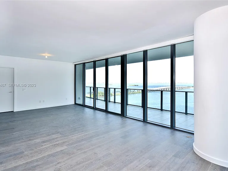 3131 NE 7th Ave #1300 — Photo 3