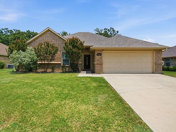 2nd image of 2013 Lindentree Dr