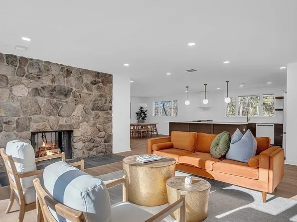 100 Pine Hill Rd, Chelmsford, MA 01824