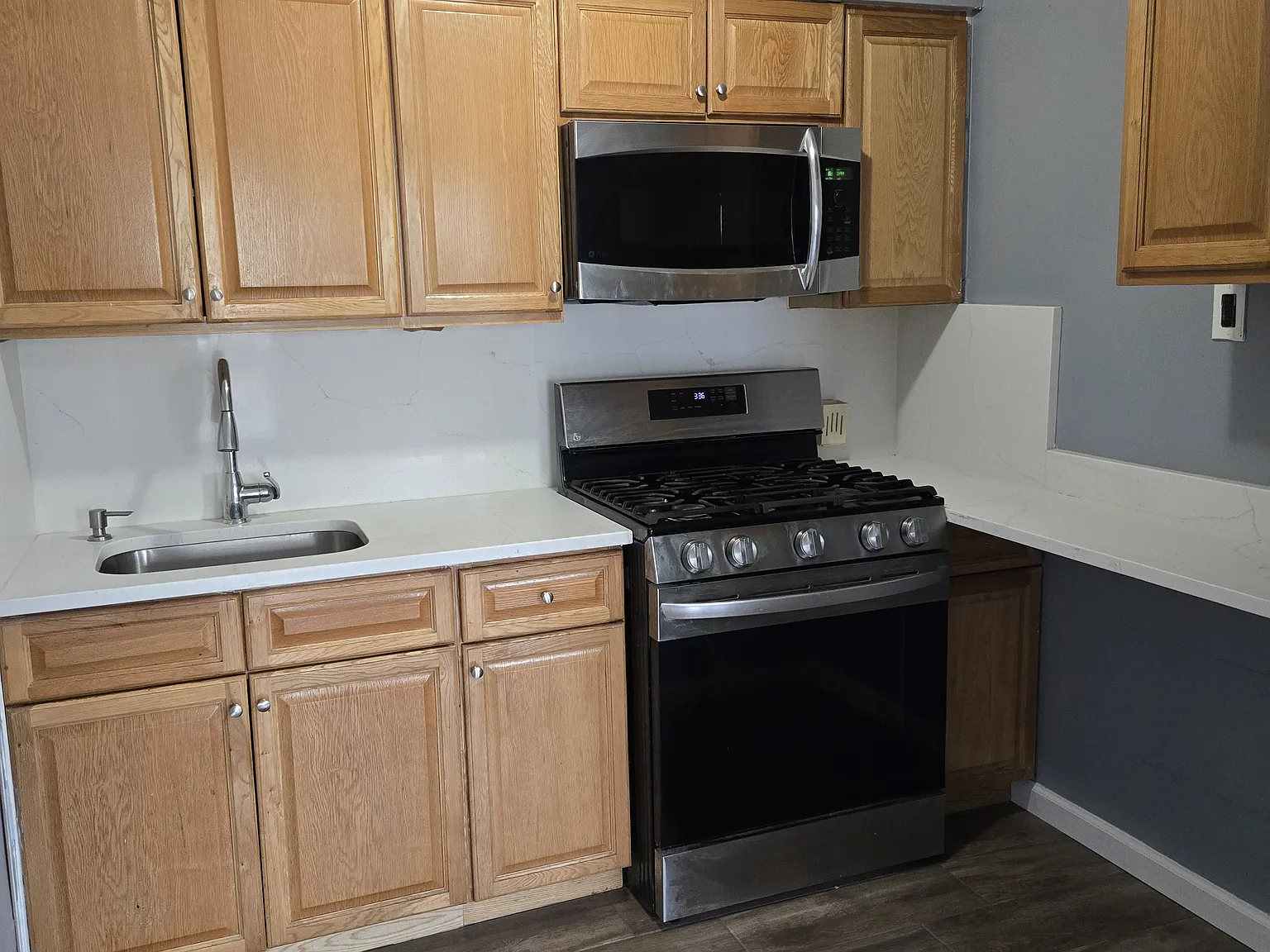 2 bed, 1.5 bath, $2,300 — Photo 2