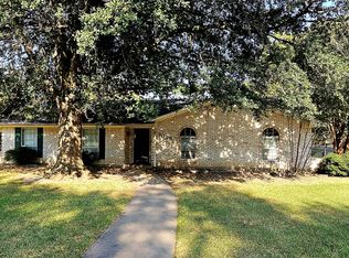 3025 Arapaho Rd, Commerce, TX 75428