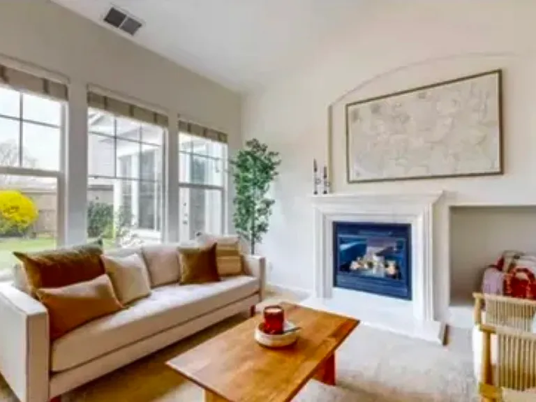 402 Dove Ln — Photo 8