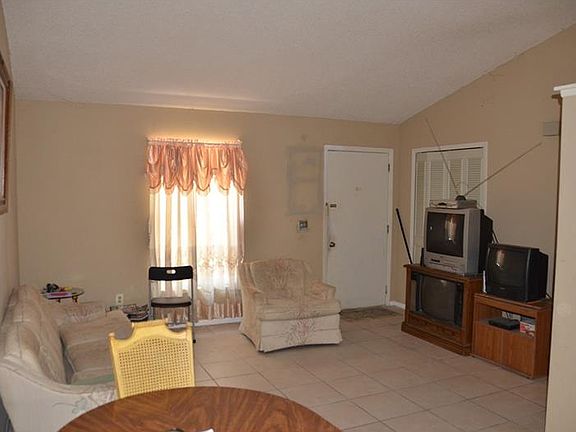 5th image of 1169 Algoma St