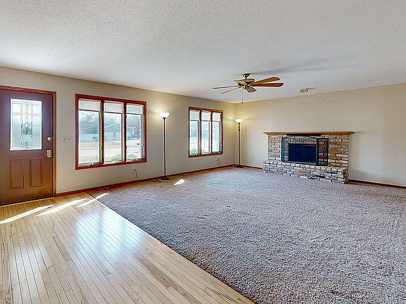 5th image of 6009 Purple Dr NE