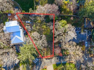 1540 Athlone Dr, Saanich, BC V8P 2T1