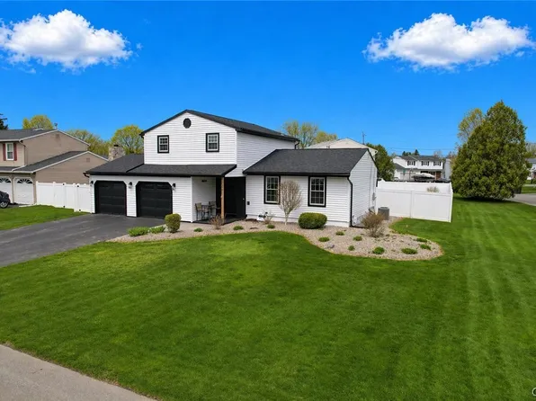 5343 Amalfi Dr, Clay, NY 13041