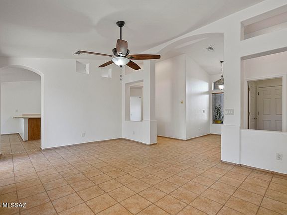 5th image of 544 Paseo Petirojo