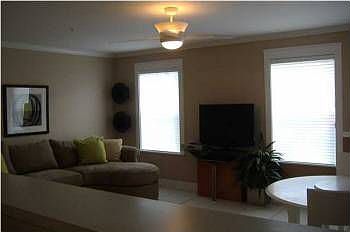 4th image of 114 4th St SE Unit 5