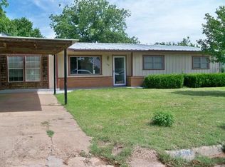 904 W 4th St, Coleman, TX 76834