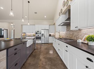 909 Highland Spring Ln, Georgetown, TX 78633