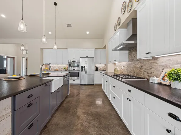 909 Highland Spring Ln, Georgetown, TX 78633