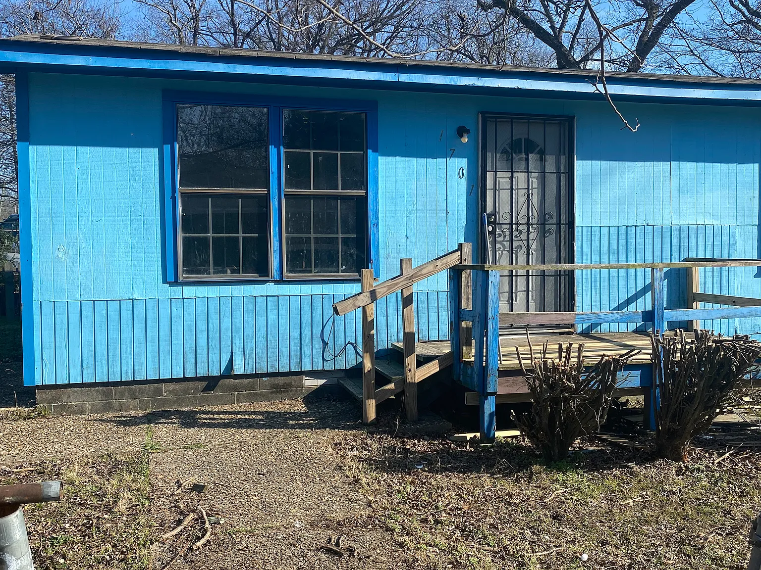 3 bed, 1300 sqft, $950 — Photo 2