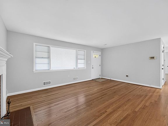 5th image of 1107 Raydale Rd