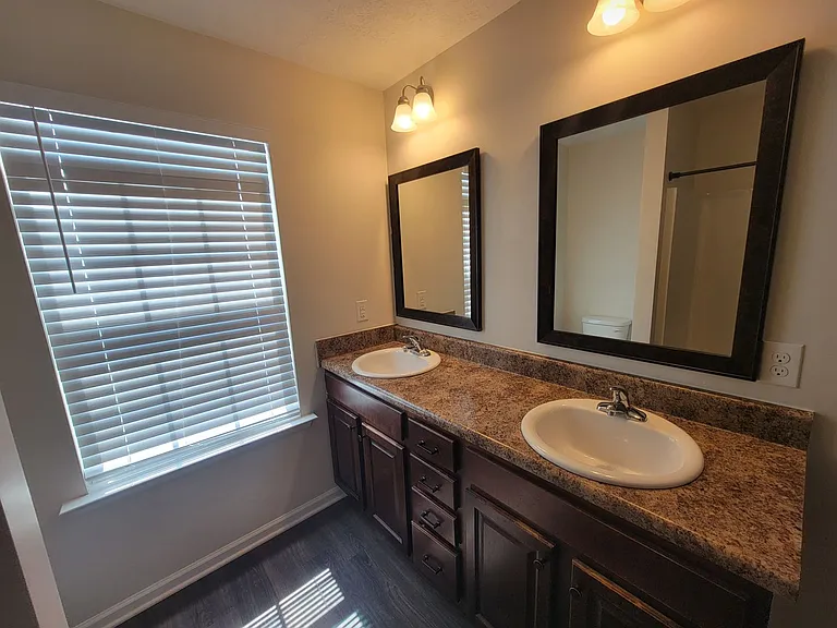 6026 Clifford St — Photo 22