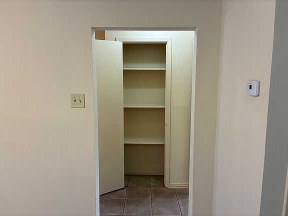 3rd image of 1219 Truman Ln