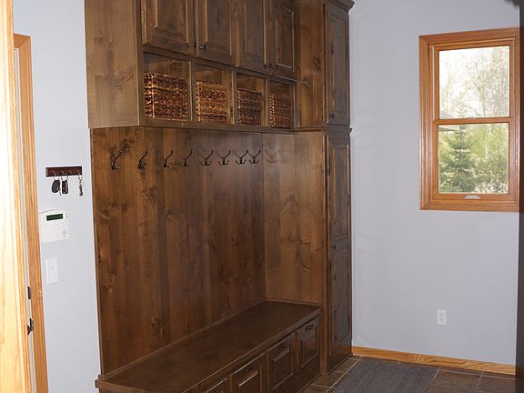 5th image of 4810 Narcissus Ct N