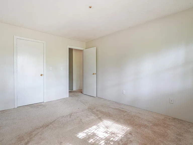 199 Aiken Ave — Photo 54
