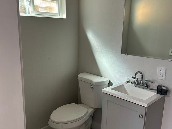 3rd image of 3530 Sunset Dr W #C