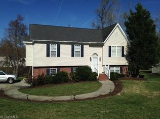 3919 Hickswood Forest Ct, High Point, NC 27265