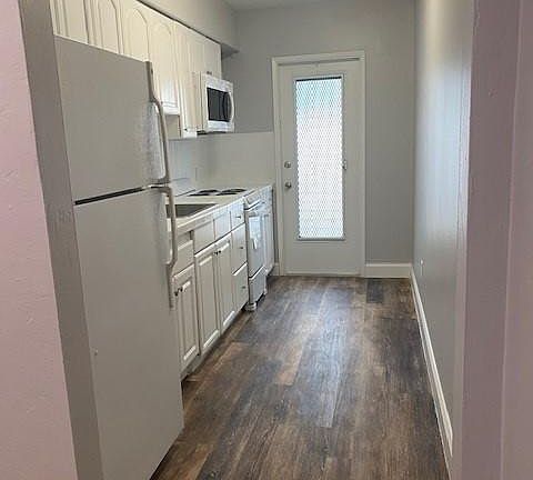 3rd image of 4237 Bougainvilla Dr APT 3