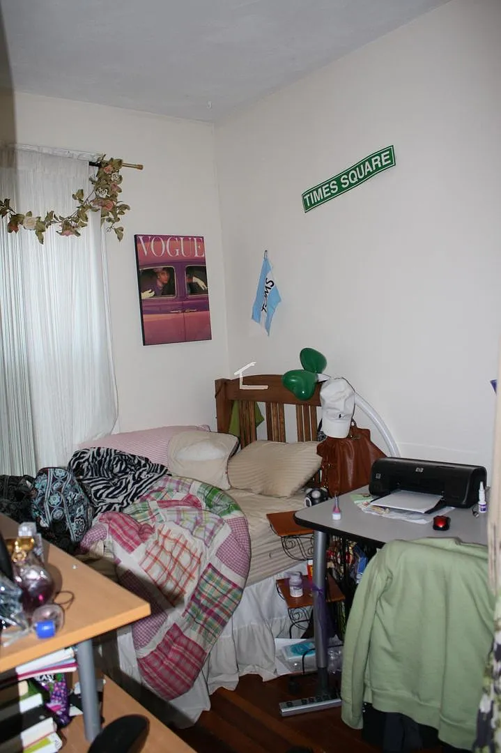 Building Photo - 23 Phillips St #3C