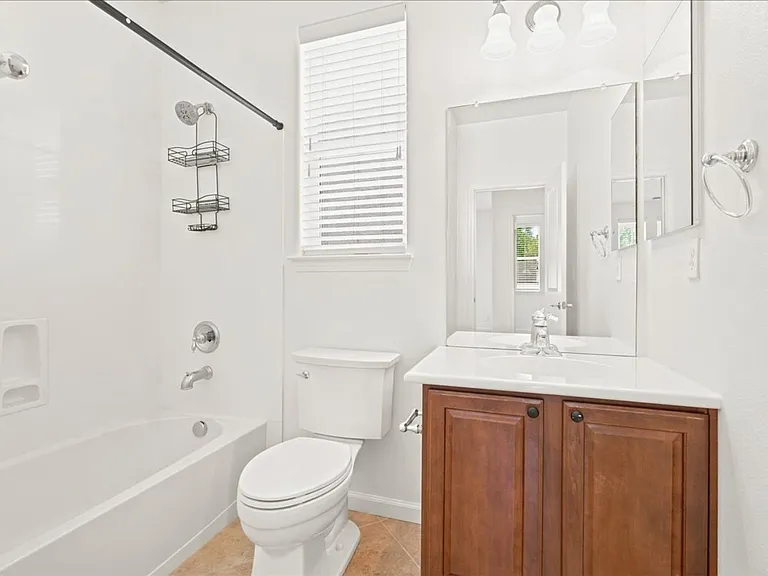 3169 Parkham Dr — Photo 32