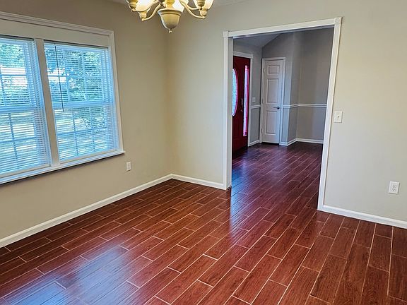 4th image of 2203 Joyce Ct