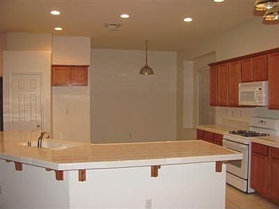 4th image of 23 Petrel Ct