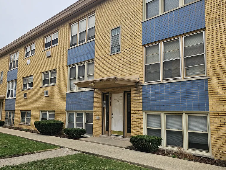 9215 S Cottage Grove Ave #2 — Photo 1