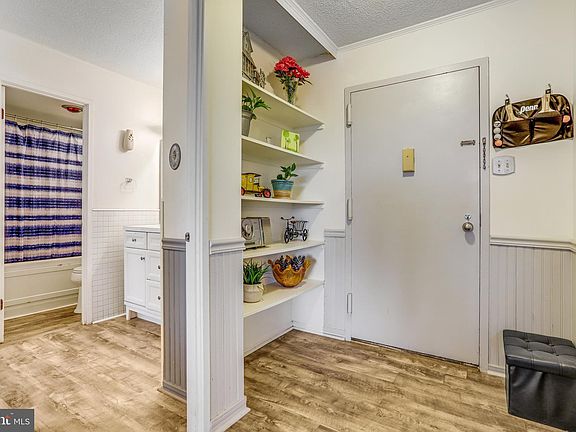 3rd image of 307 Yoakum Pkwy APT 920