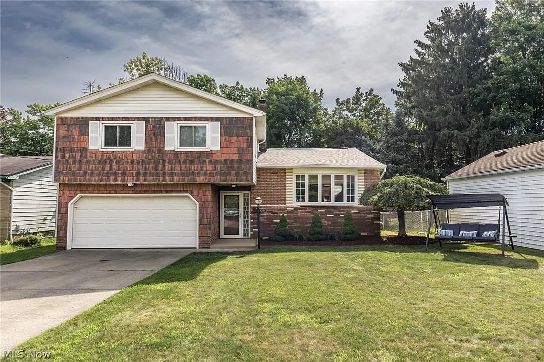 6273 Brookmere Dr photo 1