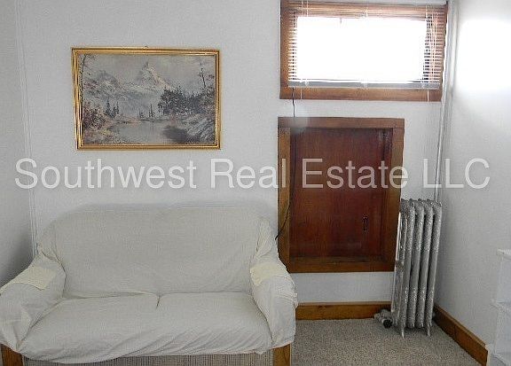 3rd image of 305 H St APT 4
