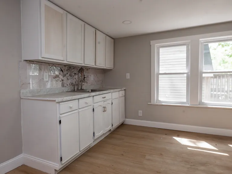 1600 E 49th St #2 — Photo 8