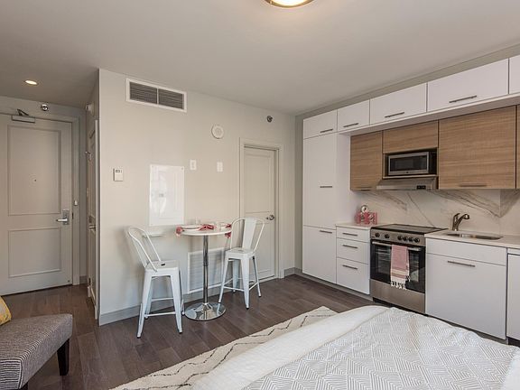 4th image of 137 S 17th St #702