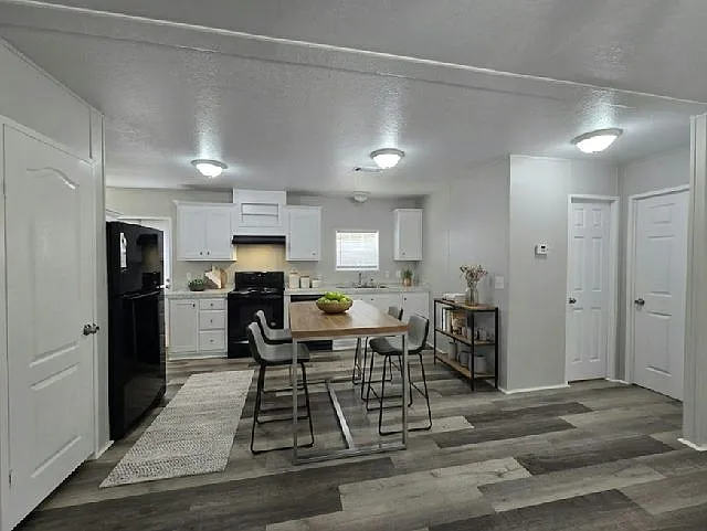 3 bed, 2.0 bath, 960 sqft, $1,920 — Photo 2