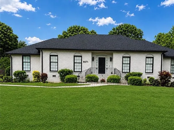 8671 Lake Forrest Dr, Douglasville, GA 30134