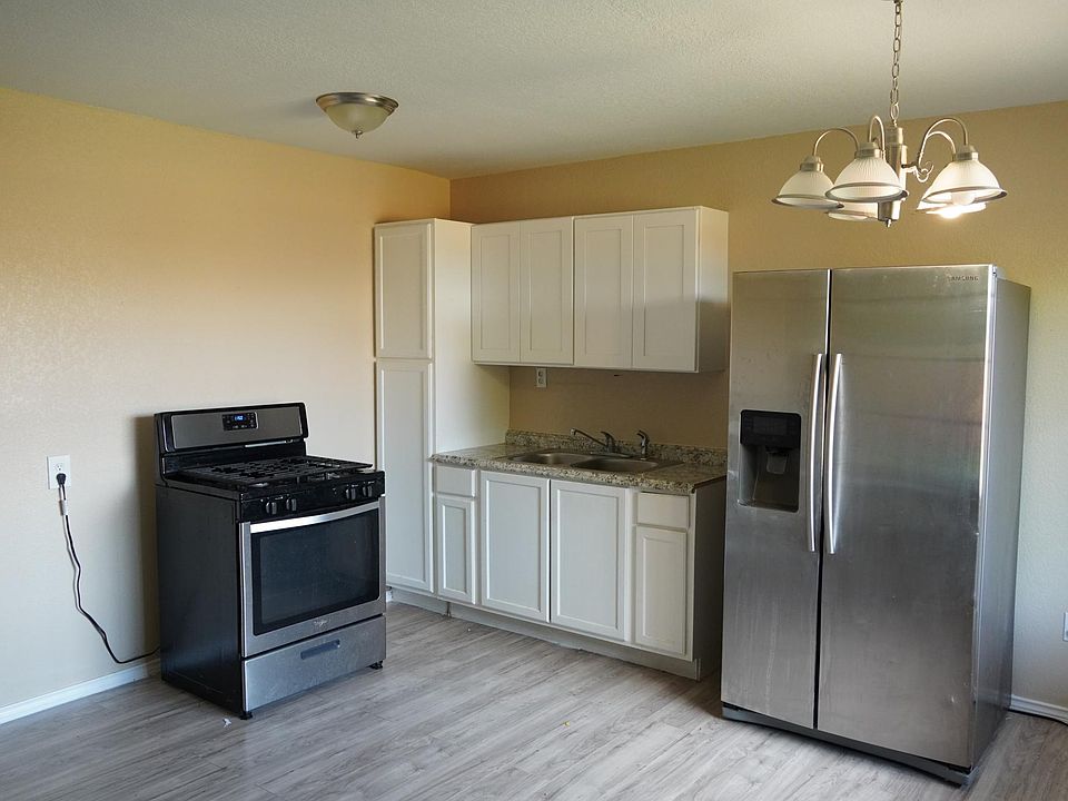 2nd image of 520 Altitude Dr #3