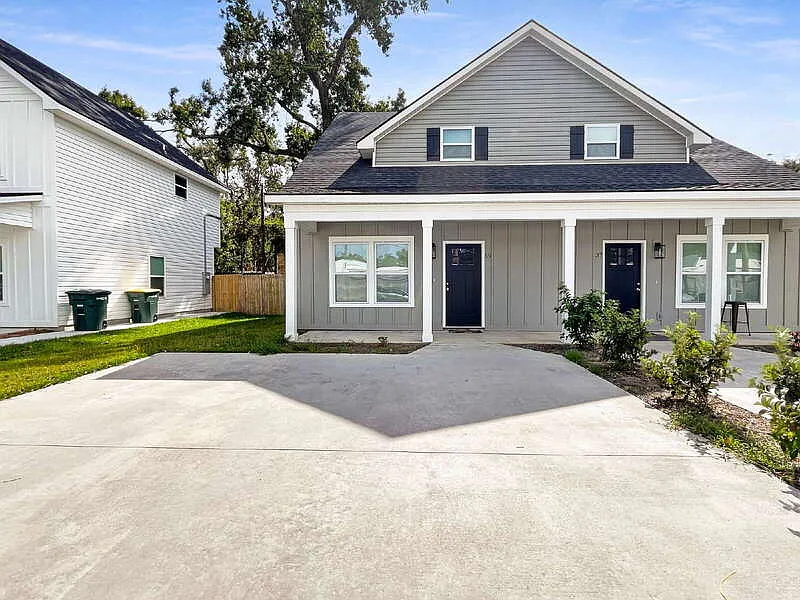 3 bed, 2.5 bath, 1600 sqft, $2,050 — Photo 3