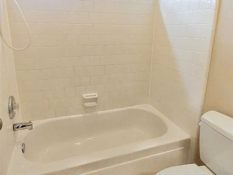 5227 Clarkston Ln — Photo 17