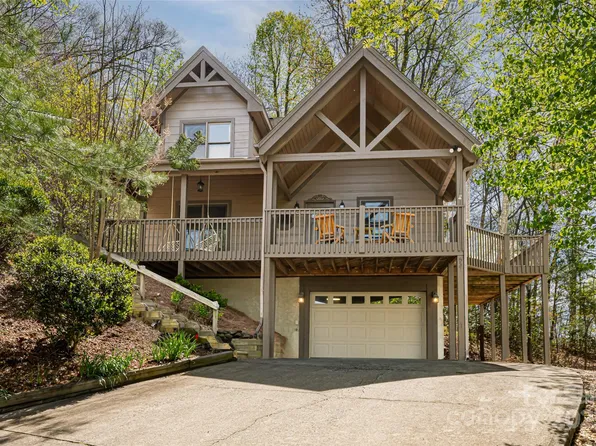 837 Peregrine Dr, Hendersonville, NC 28739