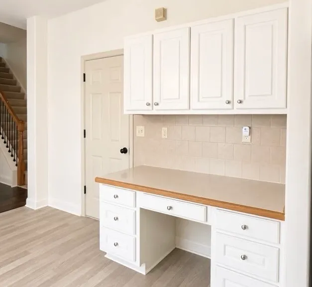 1361 Yorkshire Dr — Photo 4