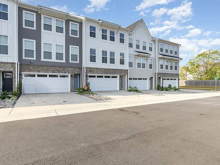 3916 Applegate Ct — Photo 21