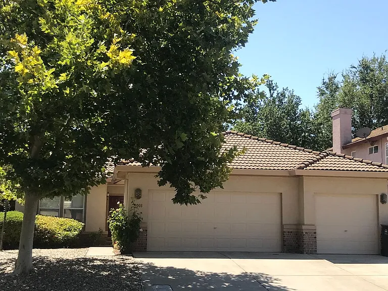 3008 Mallorca Ln — Photo 1