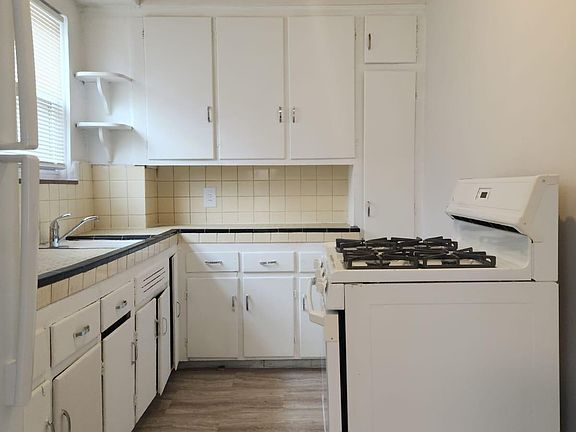 4th image of 13620 La Salle Ave APT 203