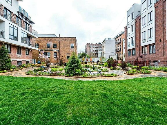 2nd image of 74 Maujer St #1N