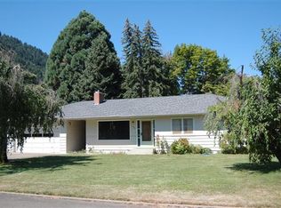 240 Mt View Pl, Grants Pass, OR